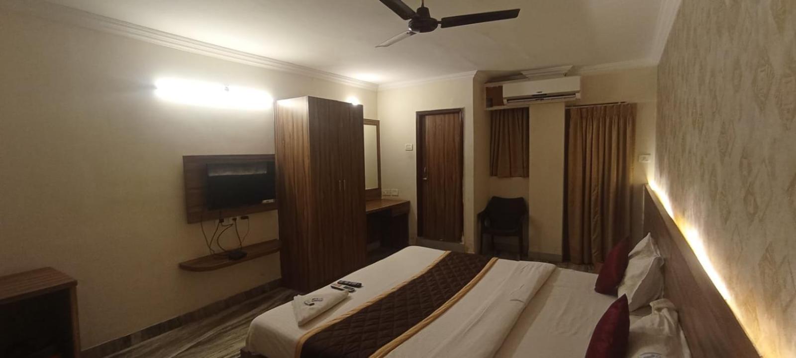Hotel Raj Meridian, Tambaram チェンナイ エクステリア 写真